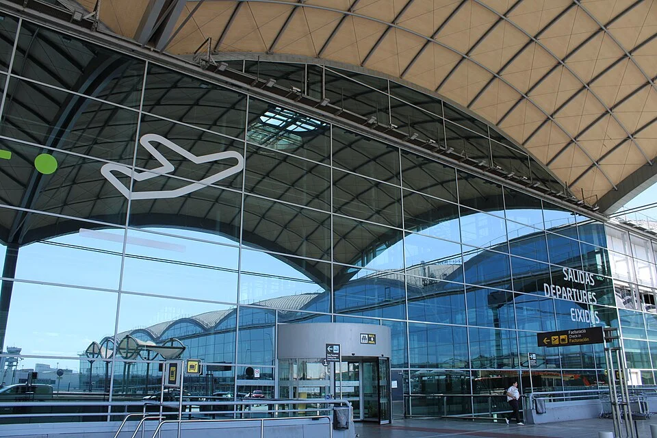 Vertrekhal Alicante Airport